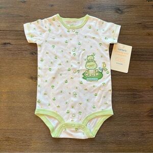 4/20$ NWT Carter's White and Green Frog Print Bodysuit Onesie size 12 months